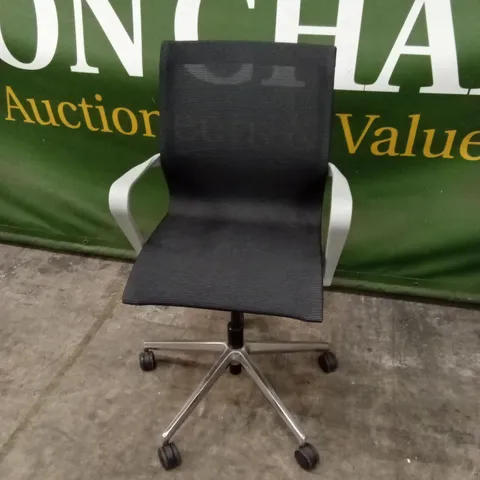 MESH OFFICE CHAIR WITH HEADREST - GREY