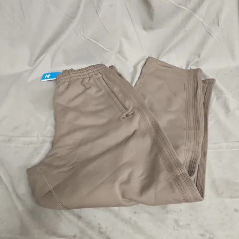 ADIDAS ESSENTIAL WIDE PANT IN BROWN SIZE L
