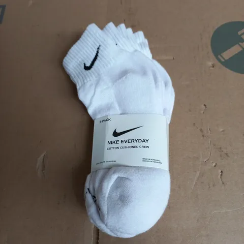 NIKE EVERYDAY COTTON CUSHIONED CREW SOCKS – WHITE, 3-PACK, SIZE M/M