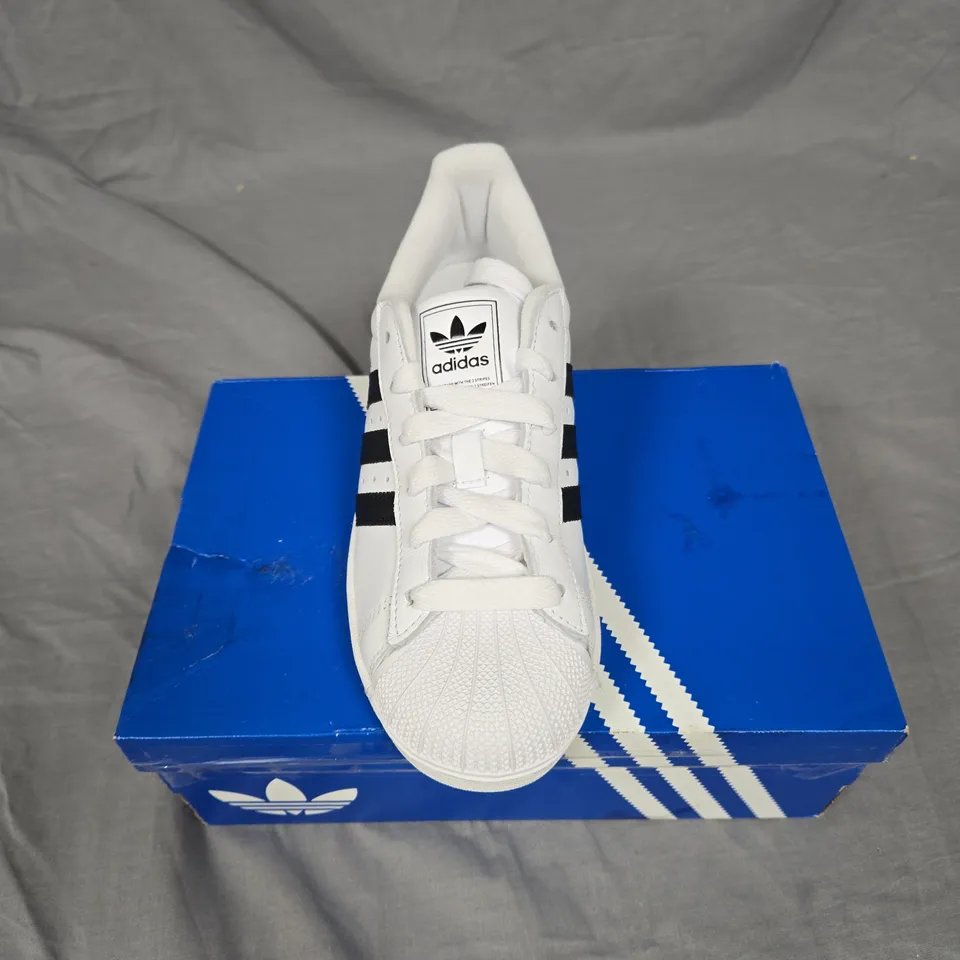 ADIDAS SUPERSTAR WHITE/BLACK LEATHER TRAINERS UK SIZE 5