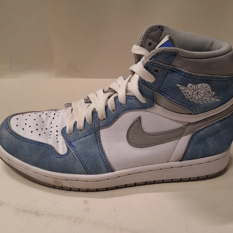 NIKE AIR JORDAN 1 RETRO HOIG OG - UK 6.5 - HYPER ROYAL/WHITE