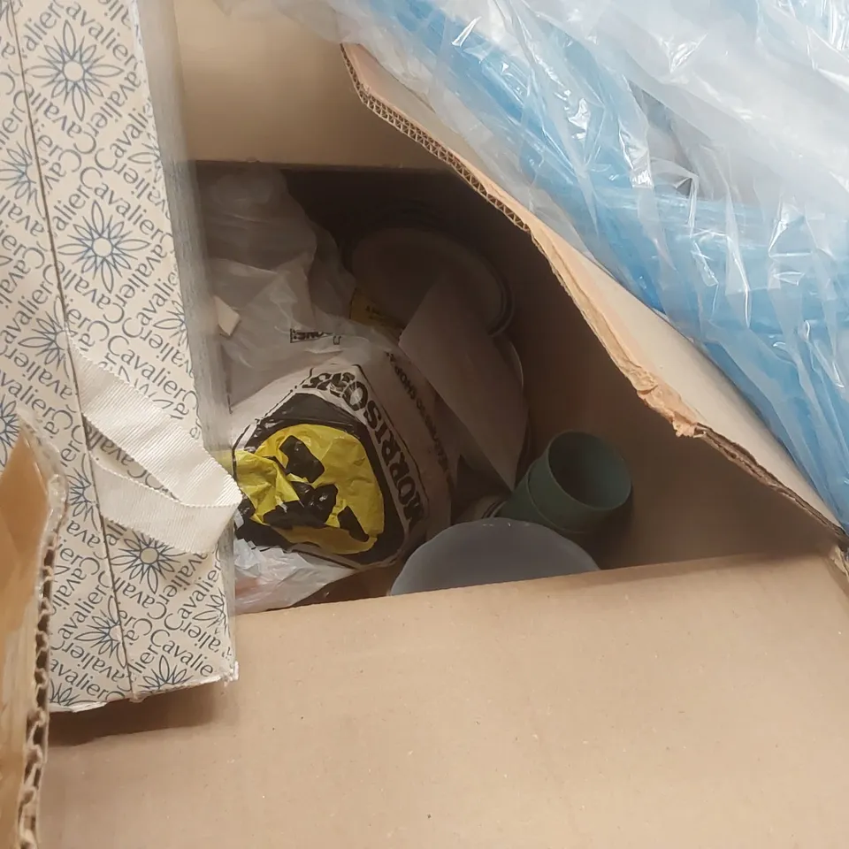 PALLET CONTAINING A VERY LARGE QUANTITY OF ASSORTED ITEMS INCLUDING: STARSOUND ELECTRIC GUITAR, ACOUSTIC GUITAR, FURNITURE, DINNERWARE ECT