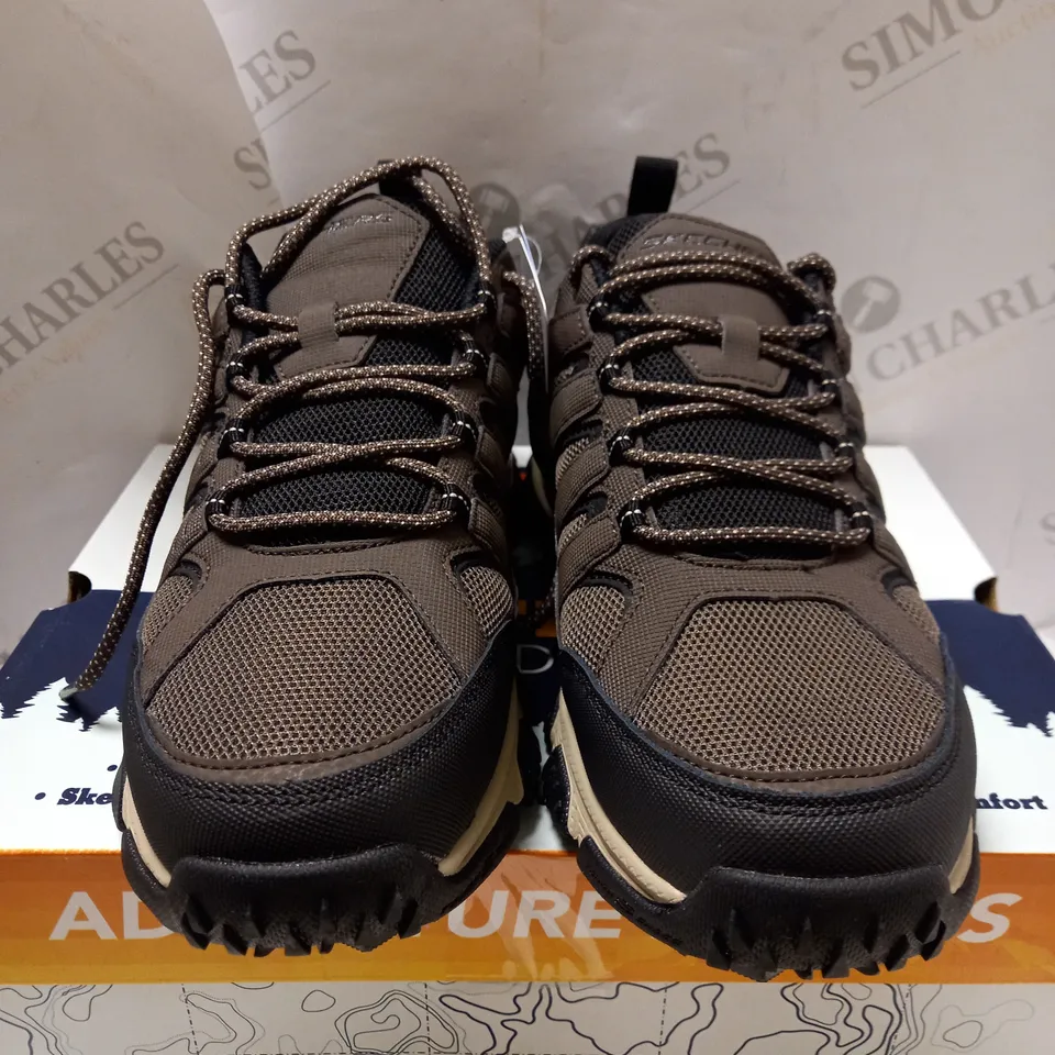 SKECHERS MEN'S SKECH AIR BROWN TRAINERS - SIZE 8