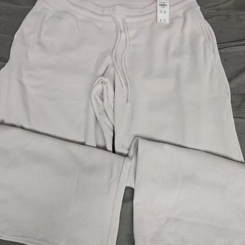 GILLY HICKS SWEAT PANTS IN CREAM - XL