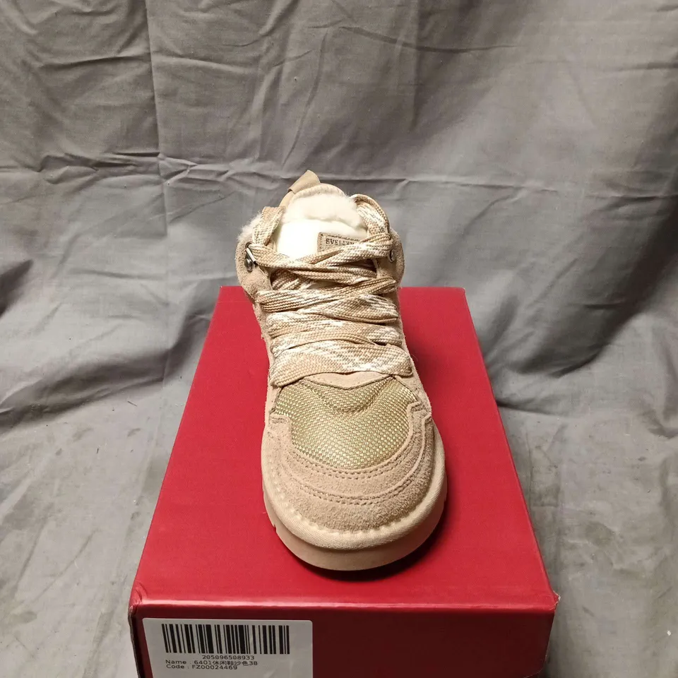 BOXED PAIR OF  EVELL HOOTD BEIGE SUEDE CASUAL SNEAKERS – UK 5 (EU 38) 