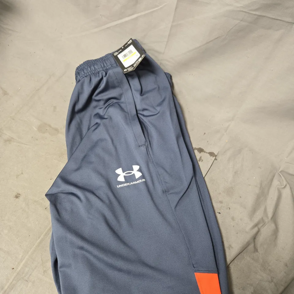 UNDER ARMOUR NAVY JOGGERS – SIZE M 