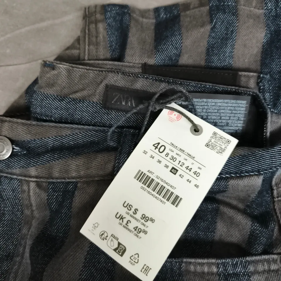 ZARA MEN'S STRIPED DENIM-LOOK TROUSERS – EU 40 (UK SIZE NOT STATED)
