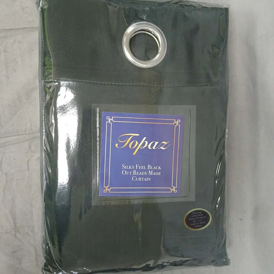 BOX OF APPROXIMATELY 5 TOPAZ HOME EYELET CURTAINS IN BLACK (90"X72")