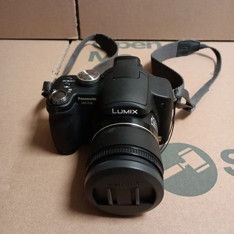 PANASONIC LUMIX DMC-FZ8 DIGITAL CAMERA WITH LENS
