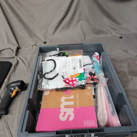 TOTE OF APPROXIMATELY 12 ASSORTED ITEMS TO INCLUDE: 2X LED FLASHLIGHT