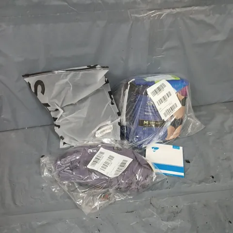 APPROXIMATELY 20 ASSORTED ITEMS TO INCLUDE USB TO USBC CABLE, BDG LOGO TEE, TENA HIGHWAIST UNDERWEAR, ETC 