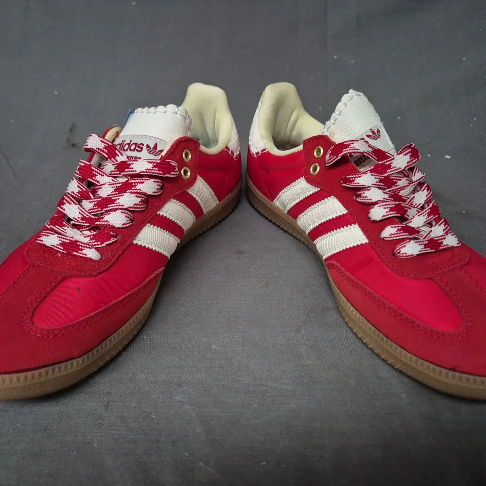 BOXED PAIR OF ADIDAS WALES BONNER SAMBA SHOES IN RED/CREAM UK SIZE 6