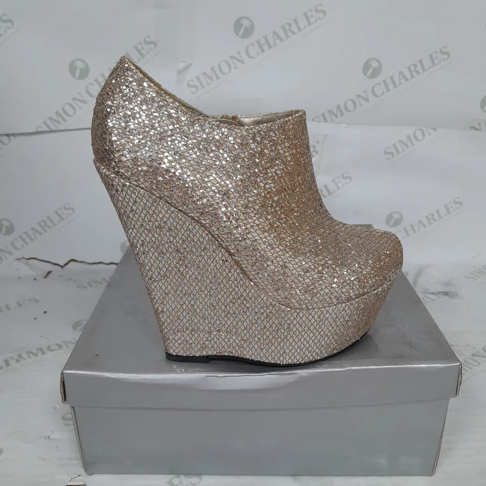 BOXED PAIR OF CASANDRA PLATFORM WEDGE HEEL ANKLE SHOE IN GOLD SHIMMER SIZE 5