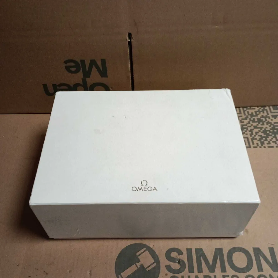 OMEGA WRISTWATCH WITH TWO-TONE BRACELET AND ROMAN NUMERAL BEZEL