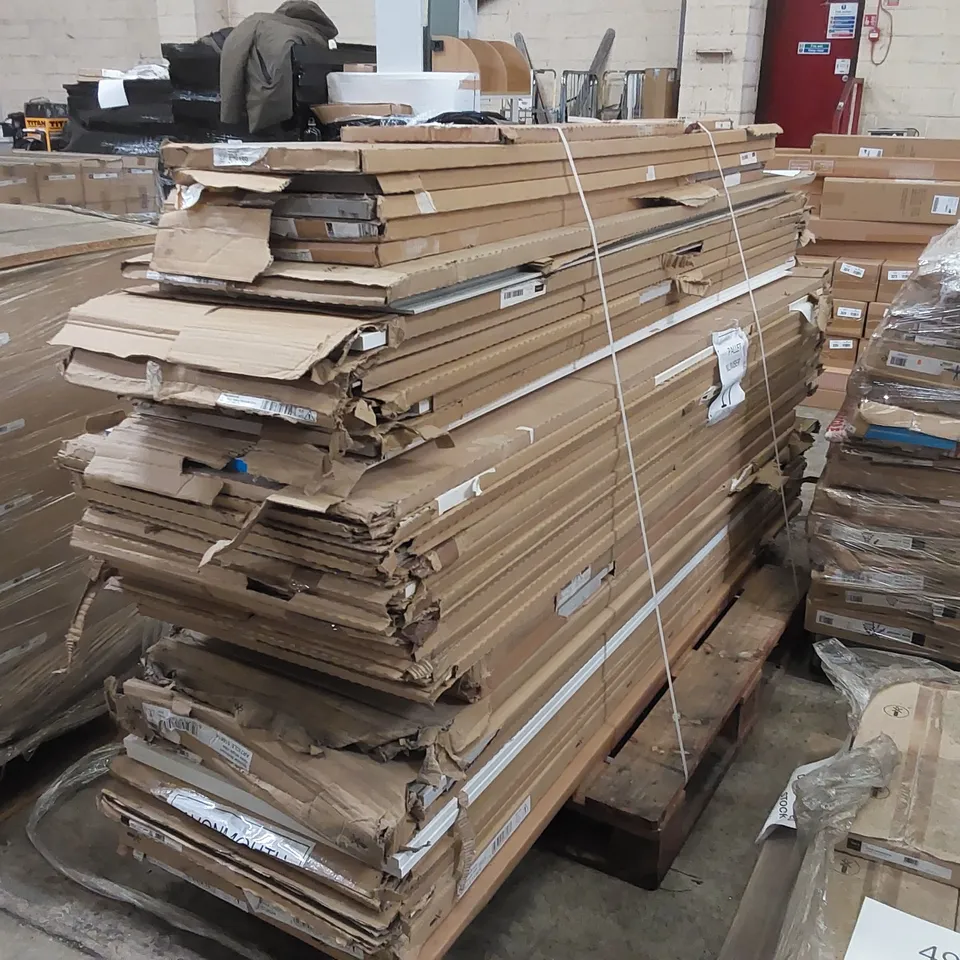 PALLET TO CONTAIN A LARGE QUANTITY OF FURNITURE PANELS INCLUDING LAMINATE WORKTOP, LARDER TOWER PANELS ECT