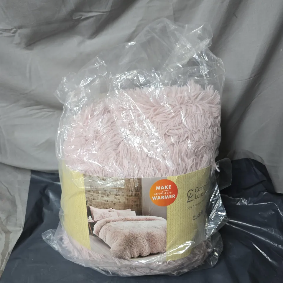 CATHERINE LANSFIELD COZY AND CUDDLY FAUX FUR FLEECE DUVET SET - PINK - KING SIZE