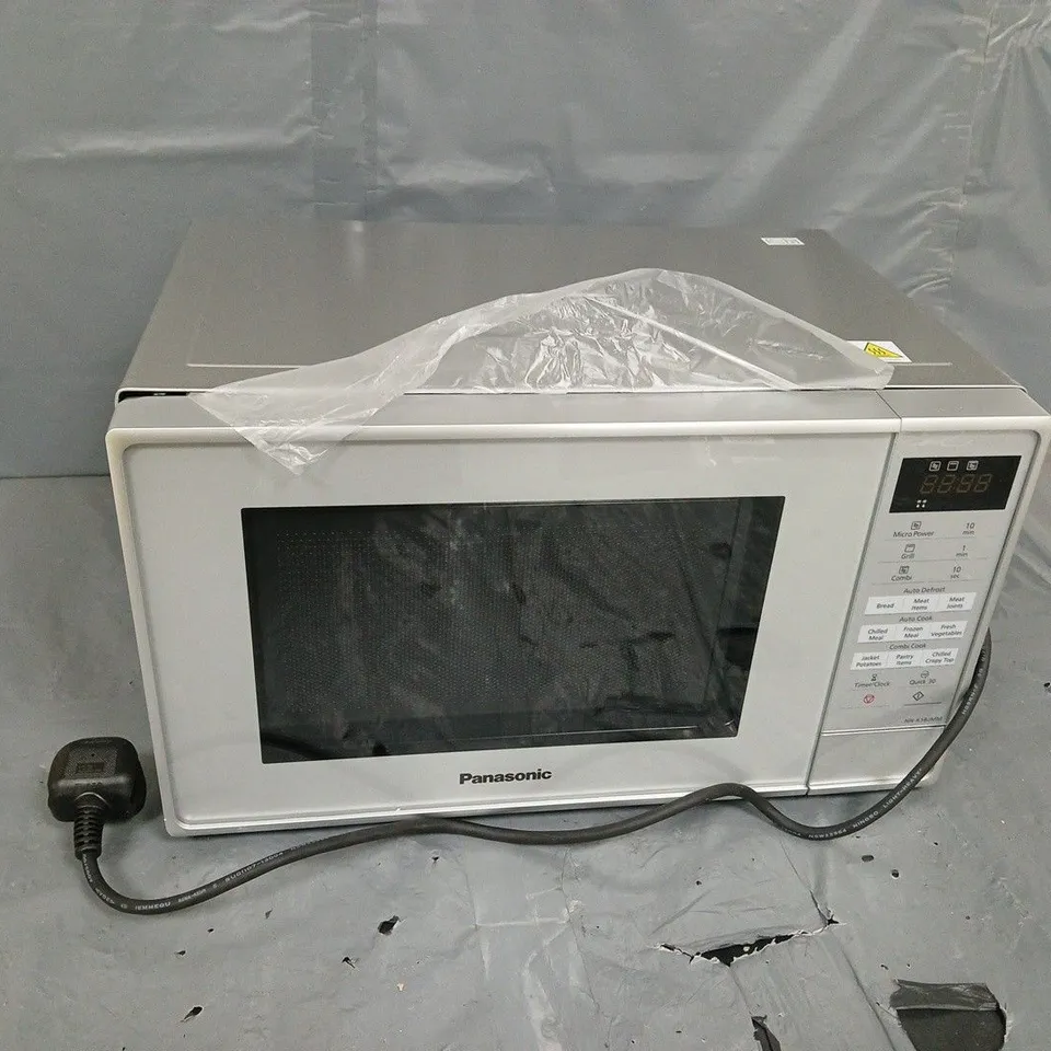BOXED PANASONIC NN-K18JMM MICROWAVE / GRILL OVEN - SILVER - COLLECTION ONLY 