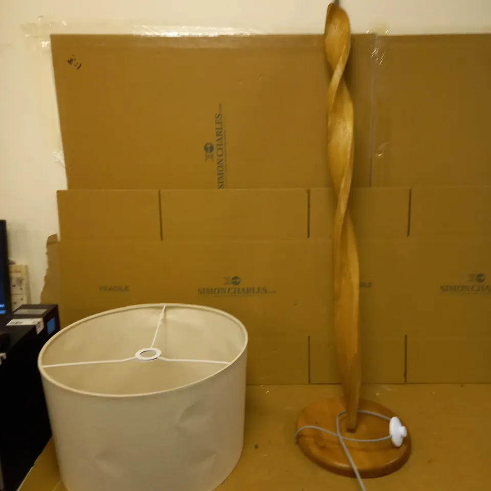 TWIRL OAK FLOOR LAMP WITH LINEN SHADE