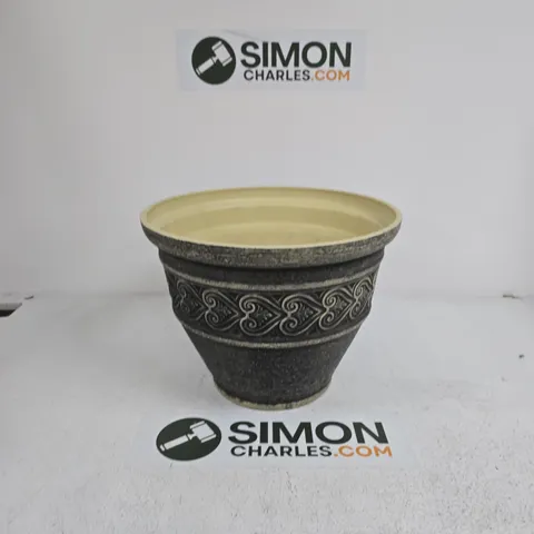 YOU GARDEN PAIR HEART 40CM WASHED GRANITE PLANTER