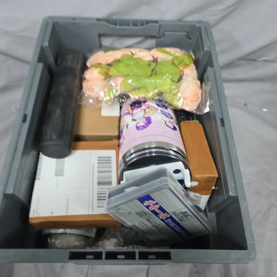 APPROXIMATELY 15 ASSORTED HOUSEHOLD ITEMS TO INCLUDE , TOOL EQUIPMENT , CUTTING DISCS, ETC 