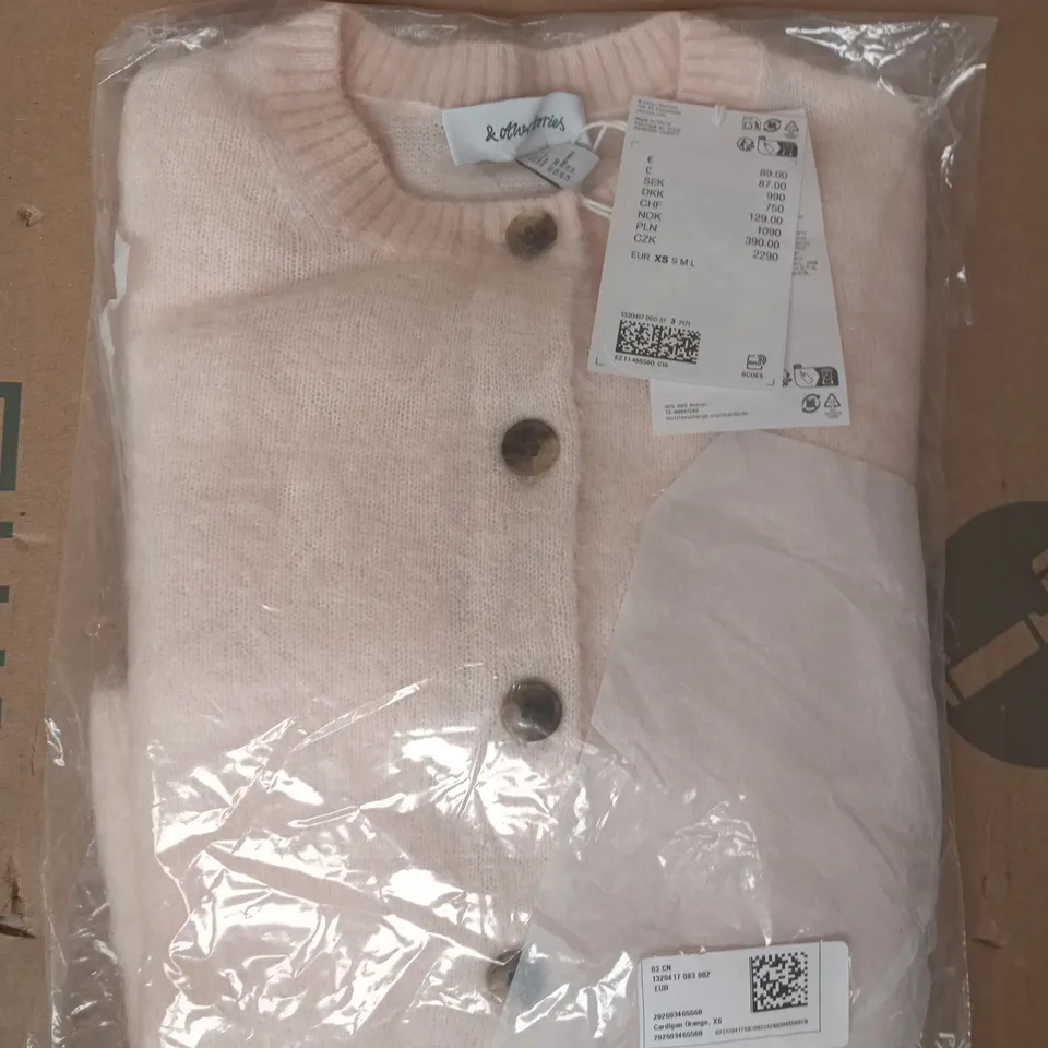 BAGGED & OTHER STORIES CARDIGAN IN PALE PINK SIZE XS
