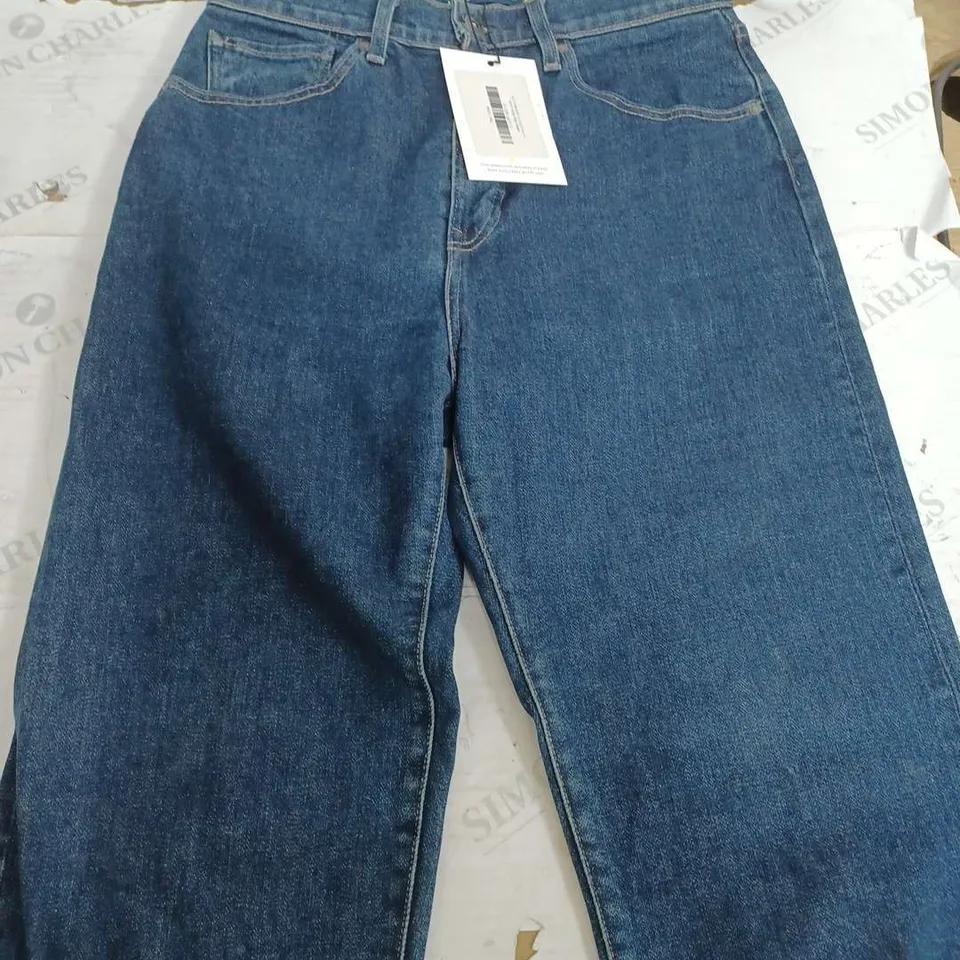 LEVI'S 701 DARK DENIM JEANS - SIZE 27/32