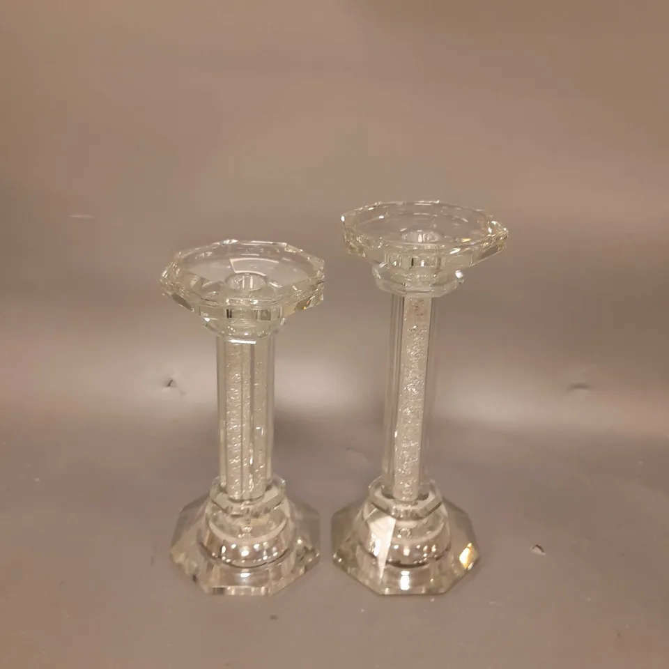 JULIEN MCDONALD SET OF 2 PRE-LIT CANDLE HOLDERS