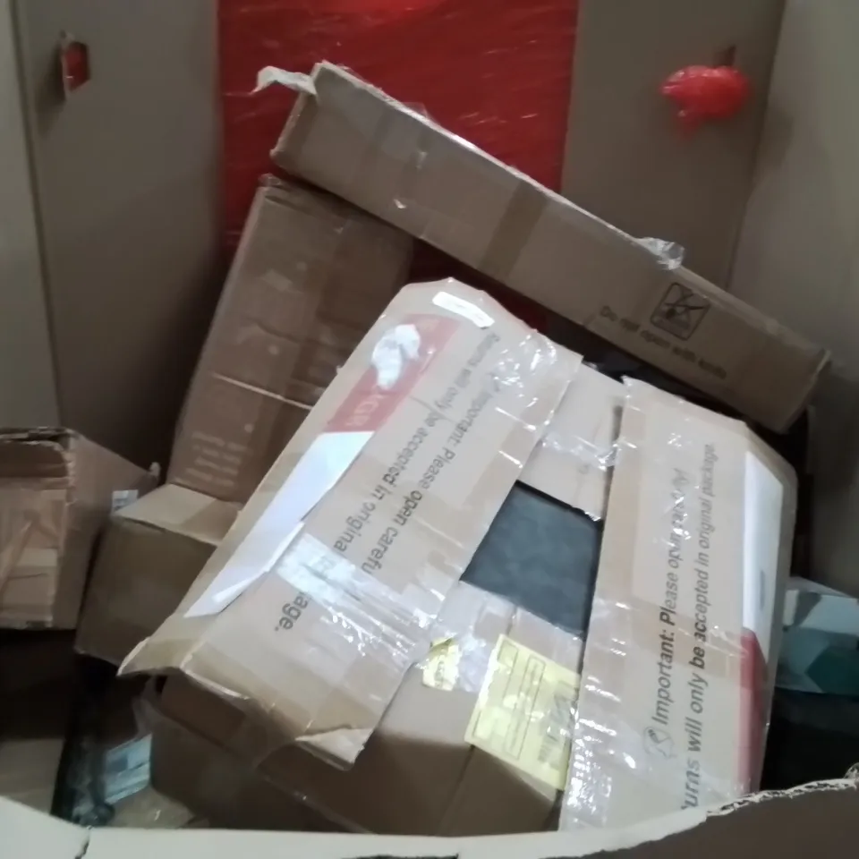 PALLET OF ASSORTED HOUSEHOLD GOODS AND PRODUCTS TO INCLUDE;INSECT KILLER MACHINE,RETRACTABLE SAFETY GATE,ARTIFICIAL TREE