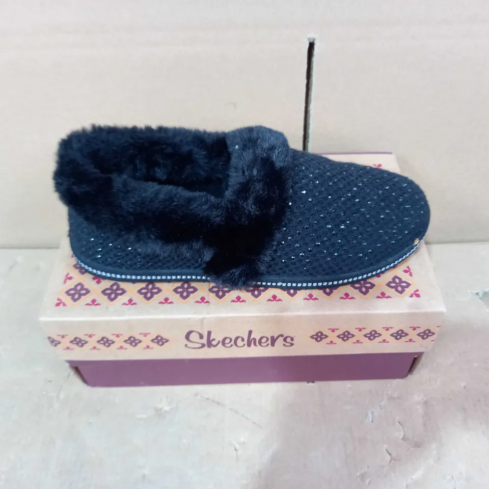 BOXED PAIR OF SKECHERS - SIZE 4