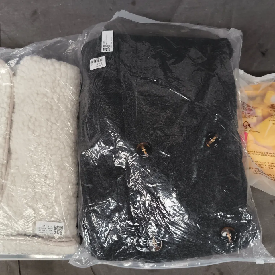 APPROXIMATELY 20 ASSORTED CLOTHING AND FASHION PRODUCTS IN VARIOUS STYLES AND SIZES - COLLECTION ONLY