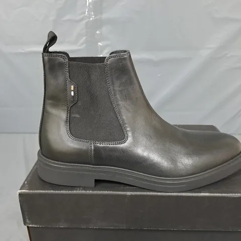 BOXED PAIR OF BOSS LEATHER CHELSEA BOOTS IN BLACK - UK 9