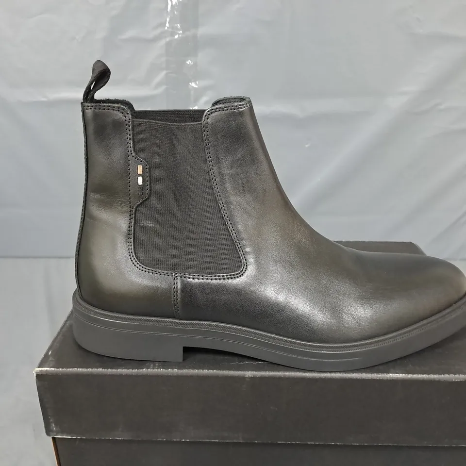 BOXED PAIR OF BOSS LEATHER CHELSEA BOOTS IN BLACK - UK 9