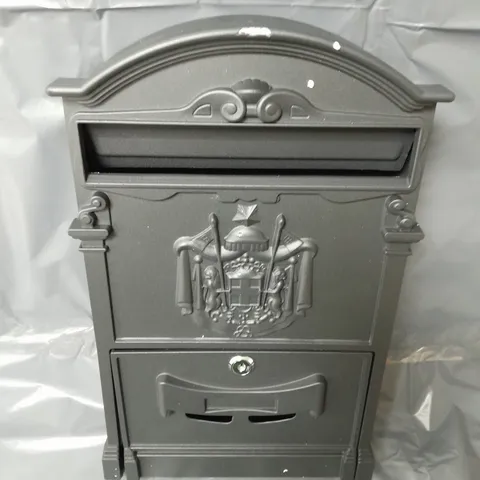 LOCKABLE POST BOX IN BLACK