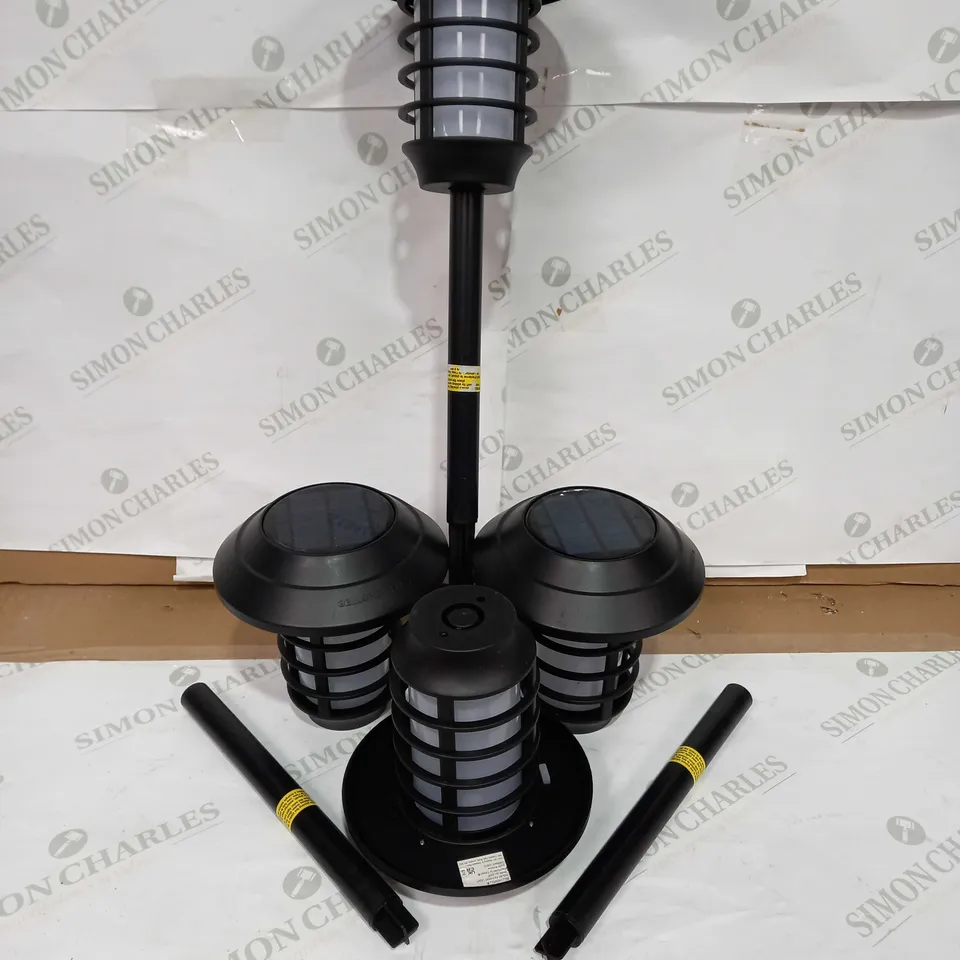 BELL & HOWELL SET OF APPROX 4 SOLAR 21 LUMENS DUAL FUNCTION FLAME/ WHITE STAKE LIGHTS