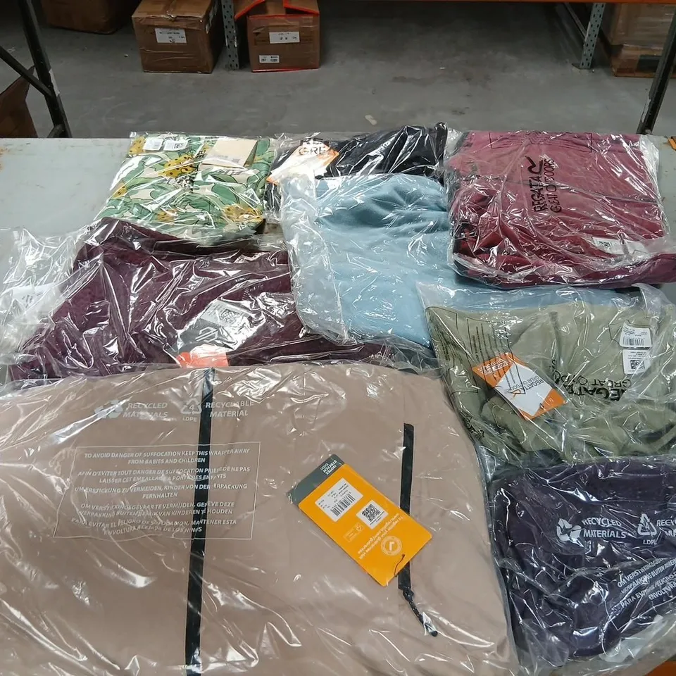 APPROXIMATELY 49 ITEMS OF ASSORTED BRAND NEW REAGATTA/DARE 2 B CLOTHING AND ACCESSORIES