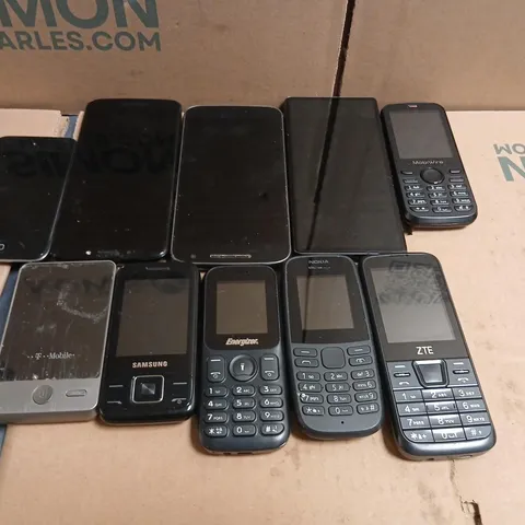 APPROXIMATELY 10 ASSORTED MOBILE PHONES- UNTESTED