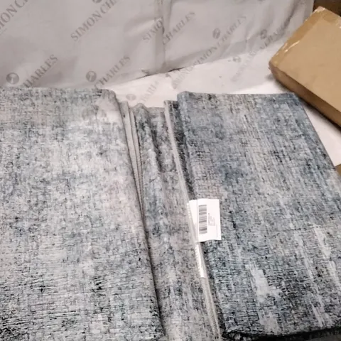 BOXED MINDEN MACHINE WOMEN / POWER LOOMED BLUE RUG - 5 x 8'