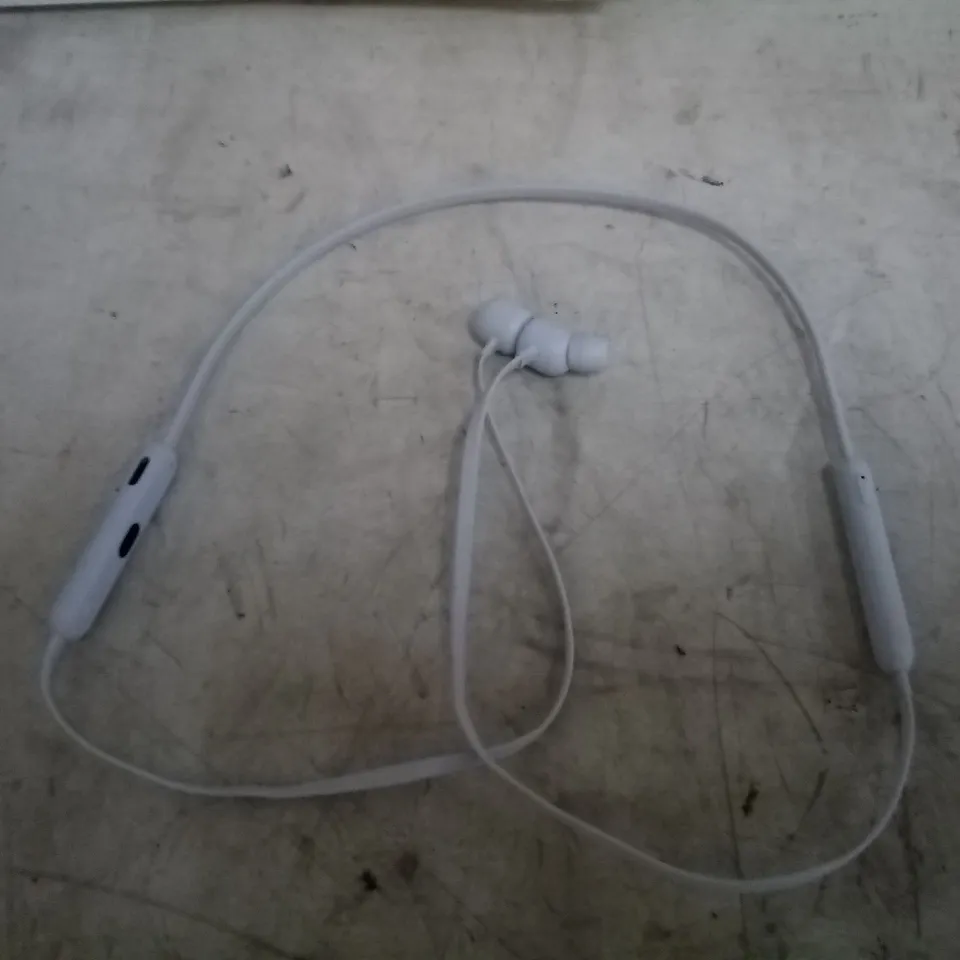 BOXED BEATS BY DRE BEATS FLEX MAGNETIC EARBUDS