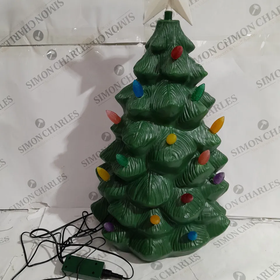 MR CHRISTMAS INDOOR OUTDOOR MOLDED CHRISTMAS TREE