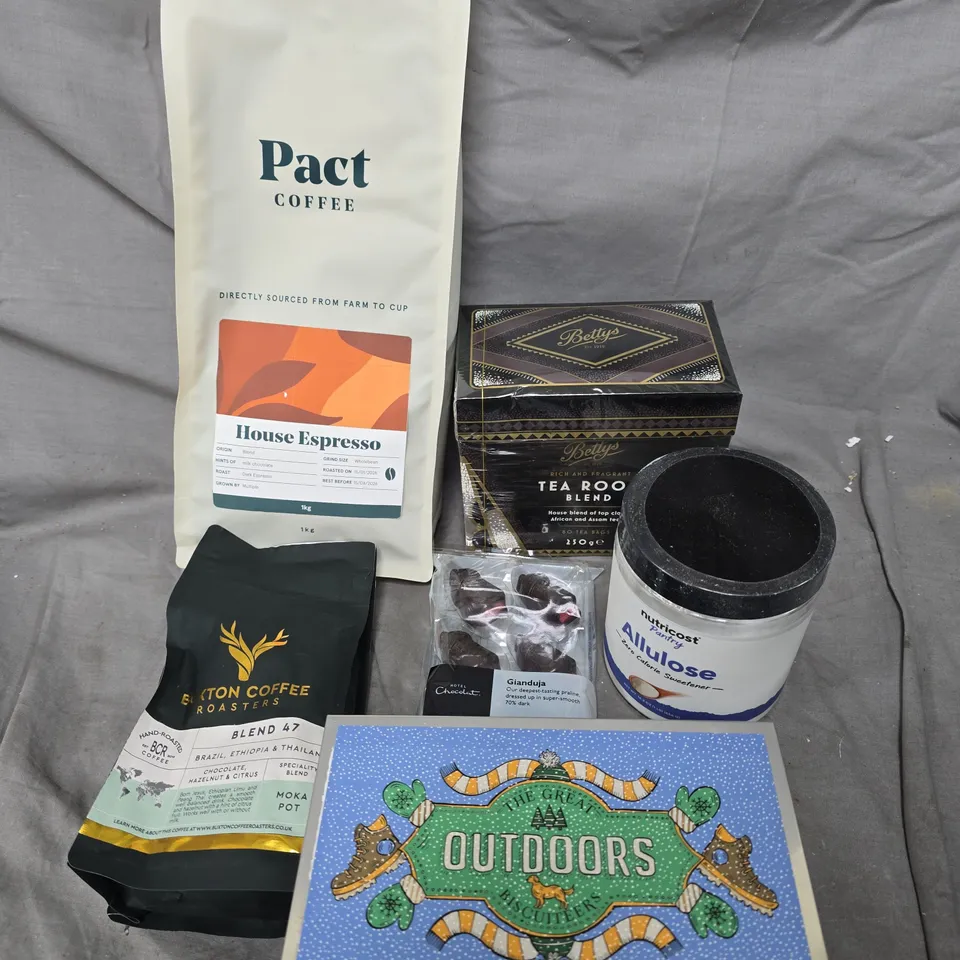 APPROXIMATELY 10 ASSORTED FOOD/DRINK PRODUCTS TO INCLUDE PACT COFFEE, ALLULOSE, OREOS ETC 