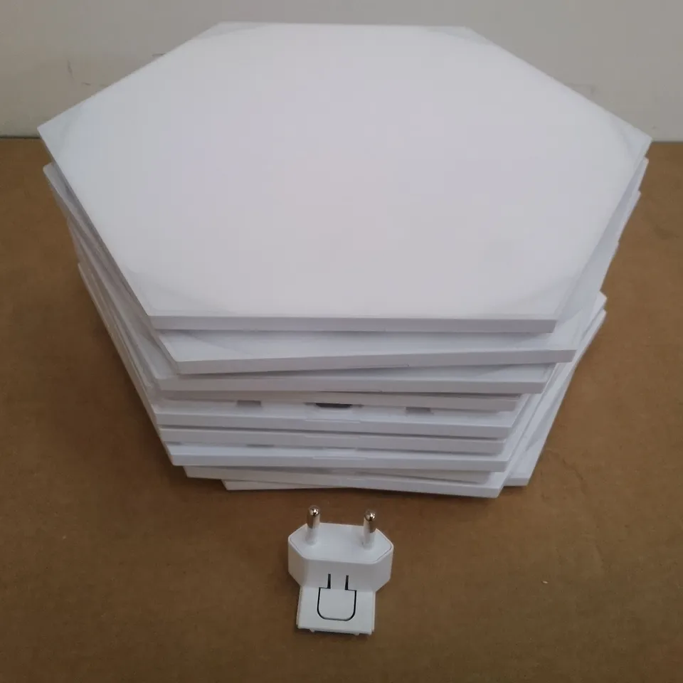 BOX CONTAINING 10 NANOLEAF HEXAGON LIGHTS