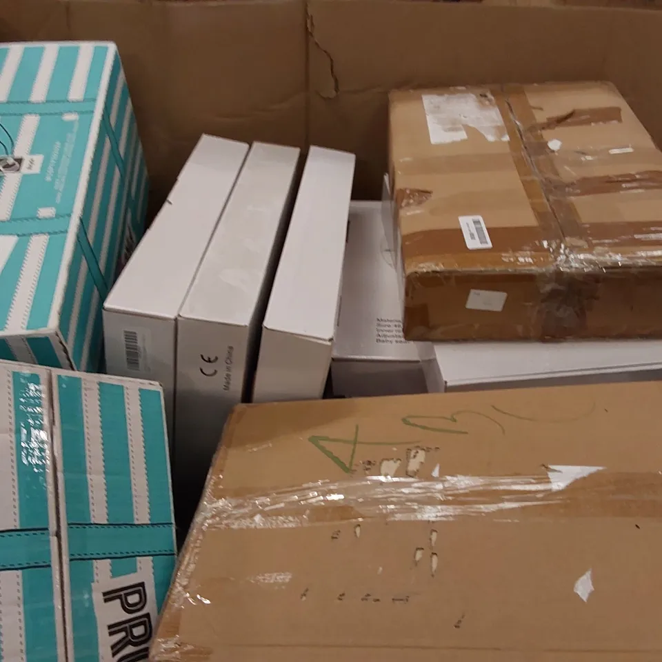 PALLET OF ASSORTED ITEMS INCLUDING: SEASONED SKILLET GRILL, FLOOR MOP, BATHROOM CABINET, CRIPS, TOILET SEAT