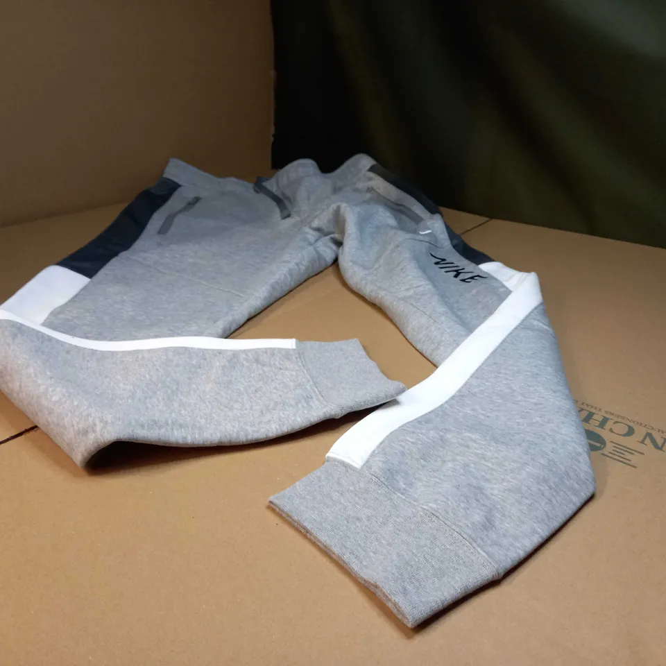 NIKE GREY MARL/LOGO JOGGERS - MEDIUM