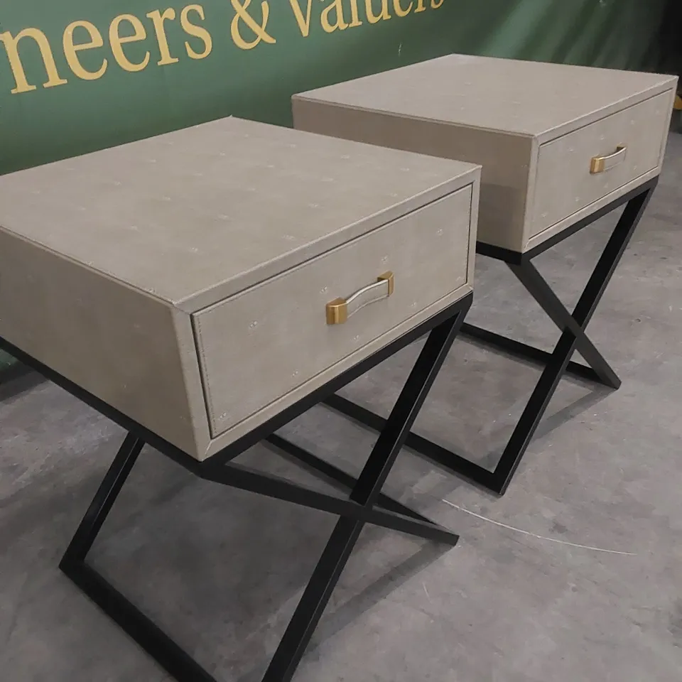 SET OF 2 TRAFALGAR 1-DRAWER BEDSIDE TABLES 