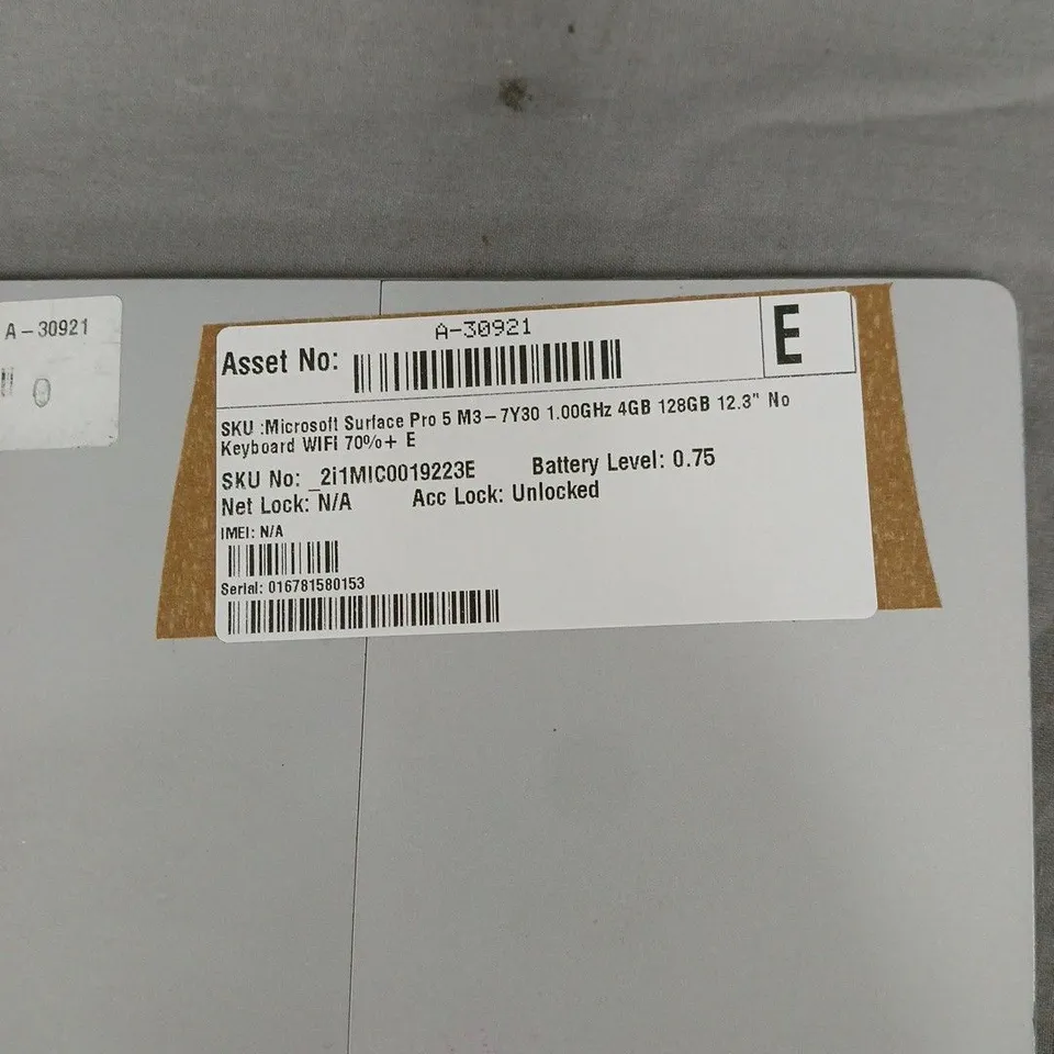 MICROSOFT SURFACE PRO 5 TABLET (M3-7Y30) 4GB RAM, 128GB, 12.3-INCH – NO KEYBOARD. CRACKED SCREEN