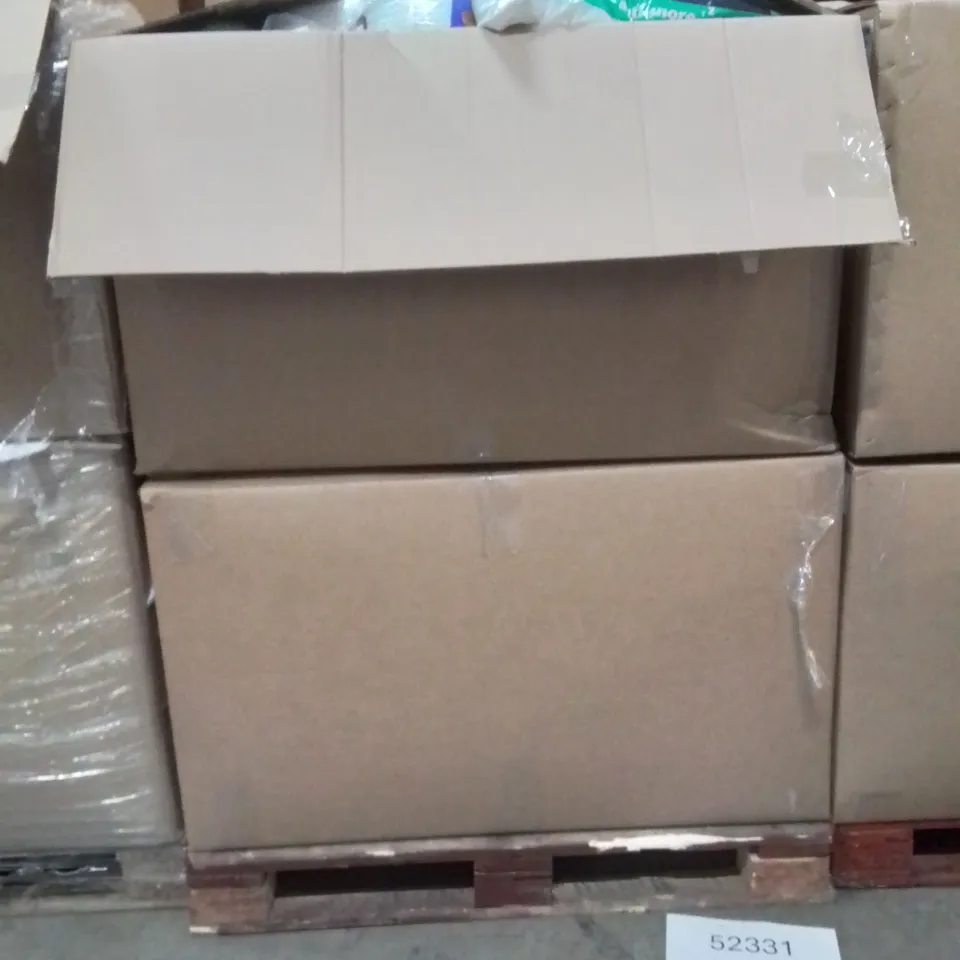PALLET CONTAINING A LARGE QUANTITY OF BEDDING PRODUCTS TO INCLUDE:DUVETS,PILLOWS 