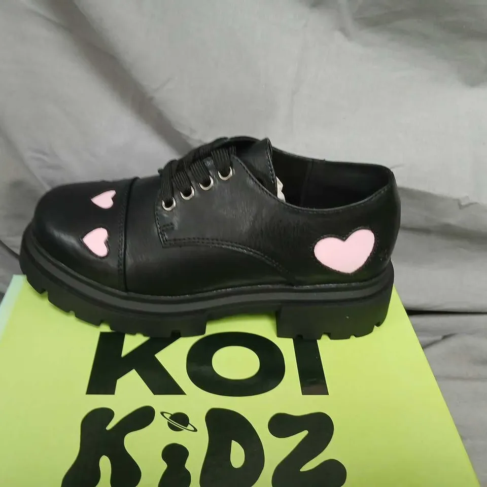 BRAND NEW BOXED KOI KIDZ LIL' TENNIN HEART SHOES – BLACK WITH PINK HEARTS, UK 1