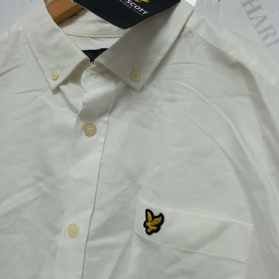 LYLE & SCOTT OXFORD SHIRT IN WHITE - MEDIUM