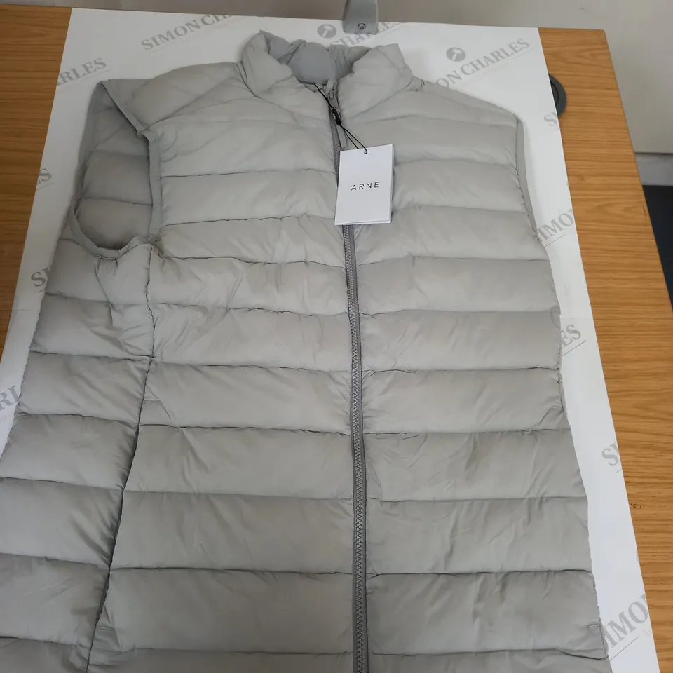 ARNE TECHINICAL DOWN GILET IN MID GREY - M