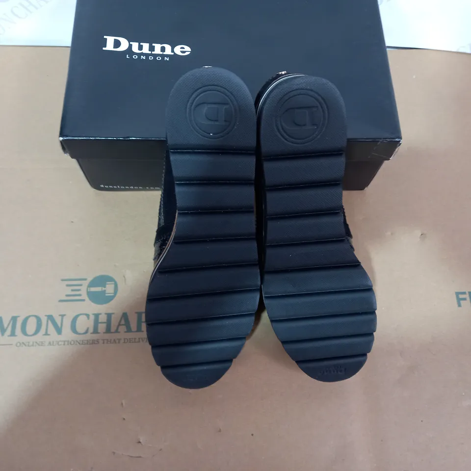 BOXED PAIR OF DUNE BLACK SHOES SIZE 4